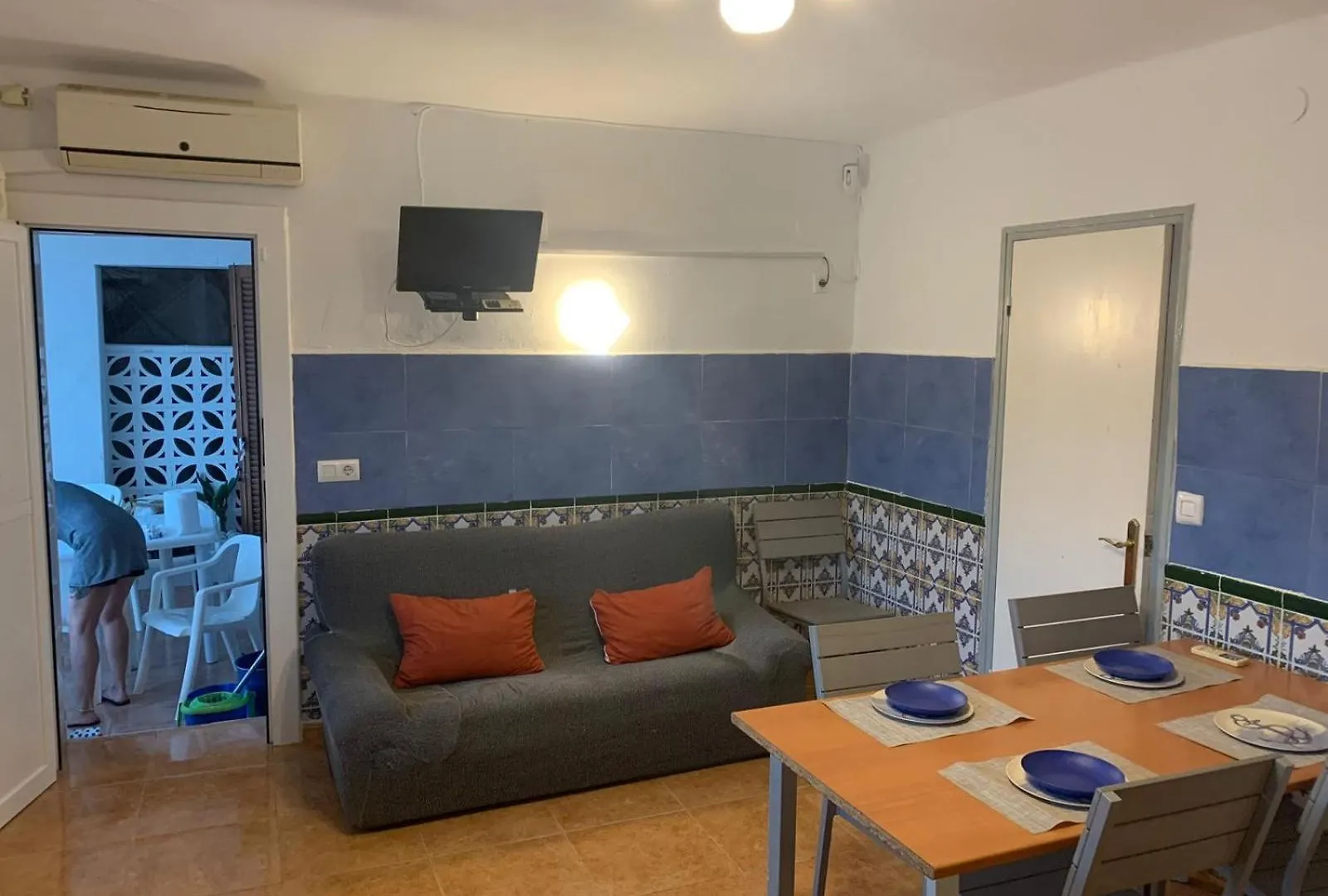 Chalet Ideal Para Familias Con Jardin Grande Y Piscina Privada Les Tres Cales 0*,  España